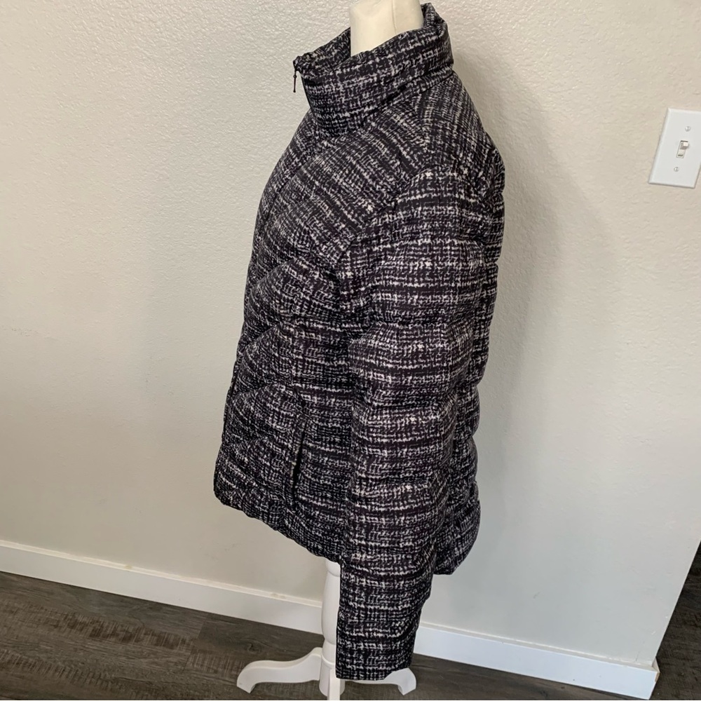 Lands End Down Jacket Size Medium - image 5